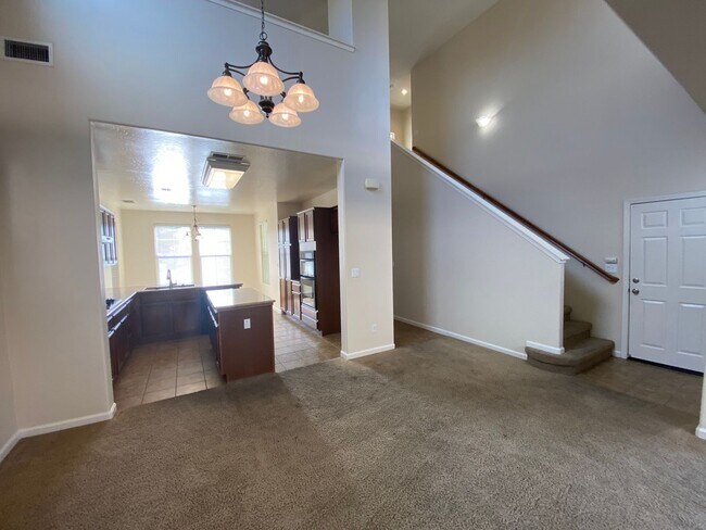 Building Photo - Lovely Bella Sera Home for Rent!