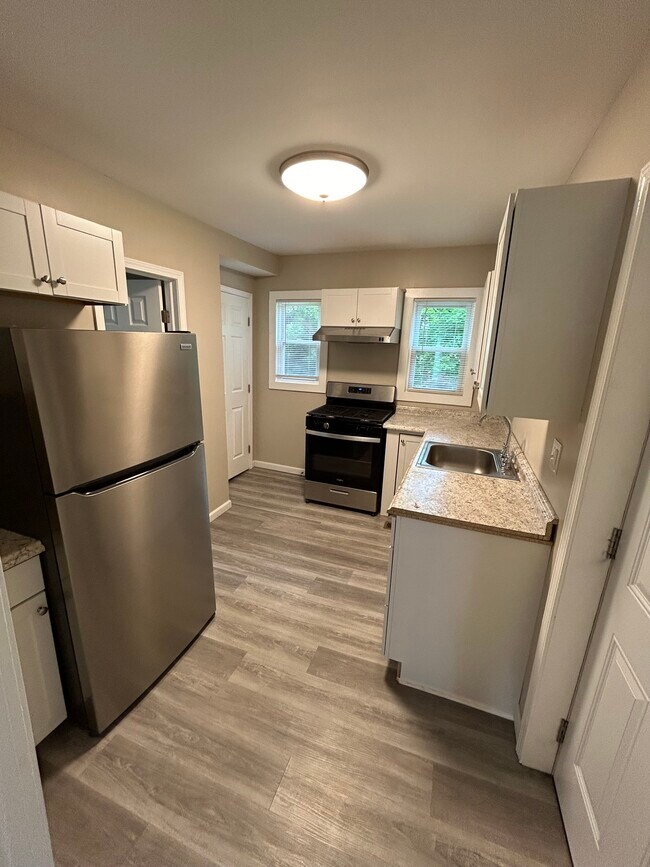 Foto del edificio - 3 Utica Pl