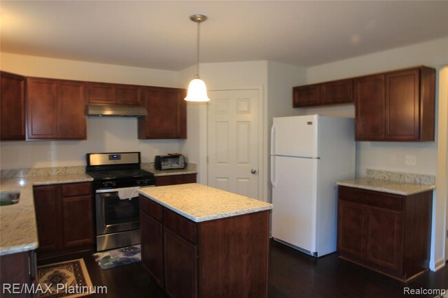 Building Photo - 4819 Paulina Dr