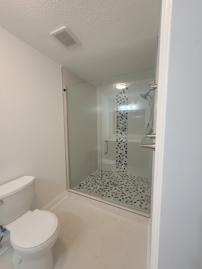 Building Photo - 3879 Overton Manor Trail