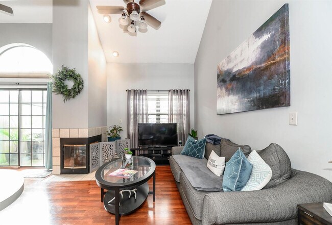 Foto del edificio - 307 Santa Fe Ct