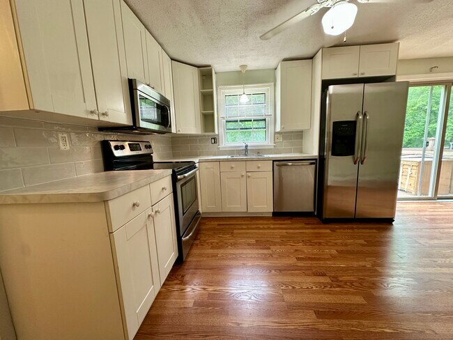 Building Photo - 58 Trailwood Dr