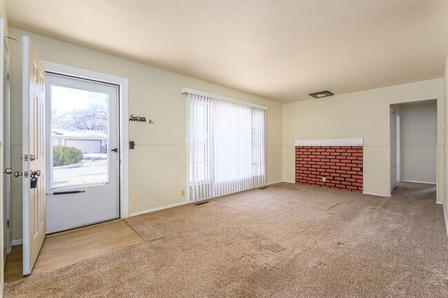 Foto del edificio - 6215 Independence St