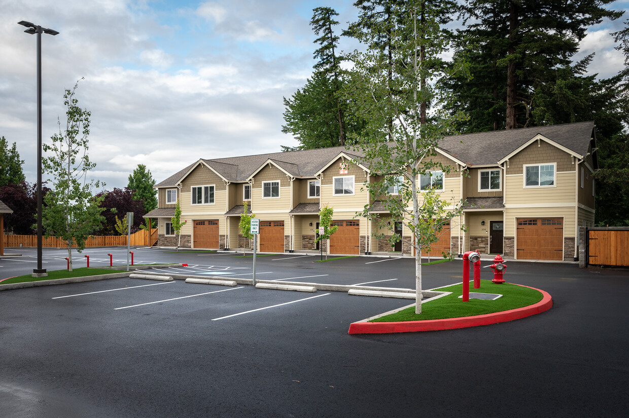 Foto principal - Cherry Park Luxury Townhomes