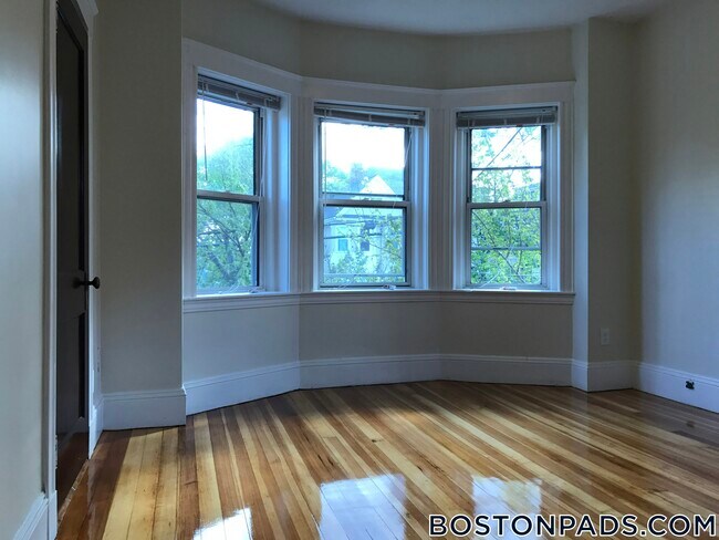 Foto del edificio - 163 Summer St