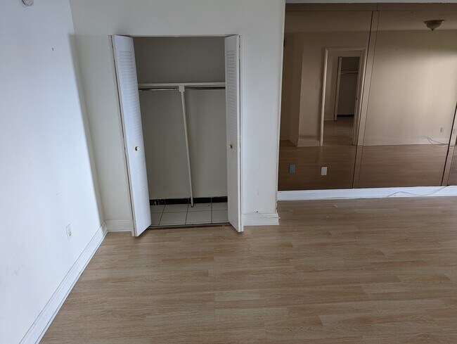 Foto del edificio - 4803 NW 7th St