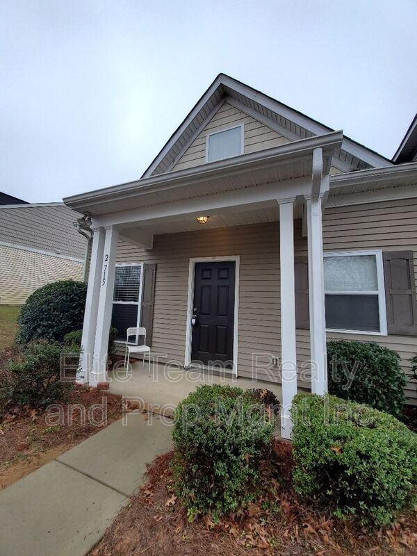 Building Photo - 2715 Meadow Knoll Dr