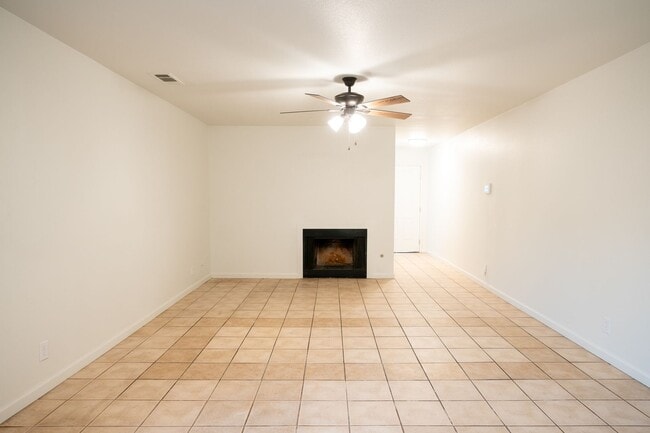 Building Photo - 3208 Nashville Ct