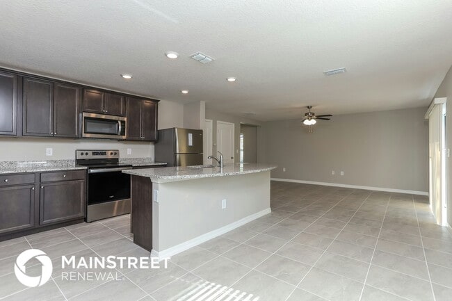 Building Photo - 360 Fern Ct