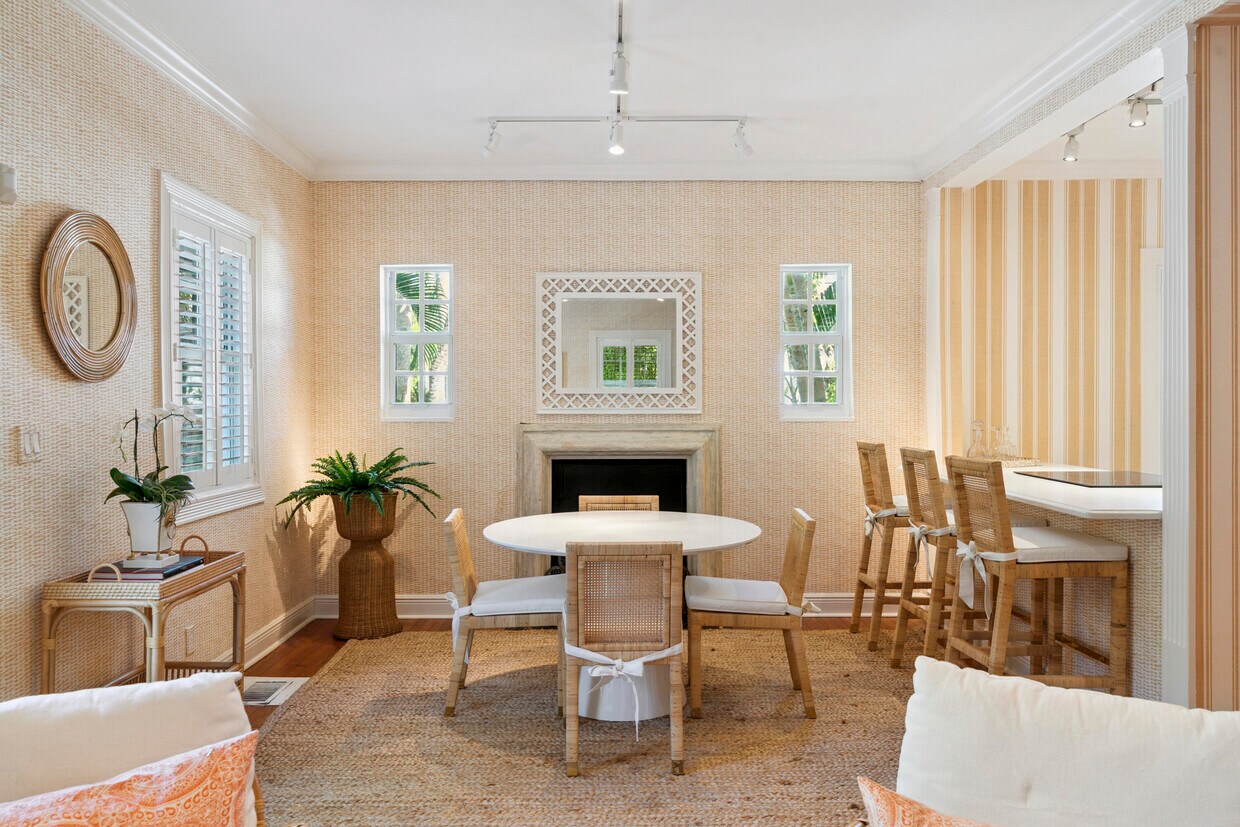 Primary Photo - 151 S County Rd