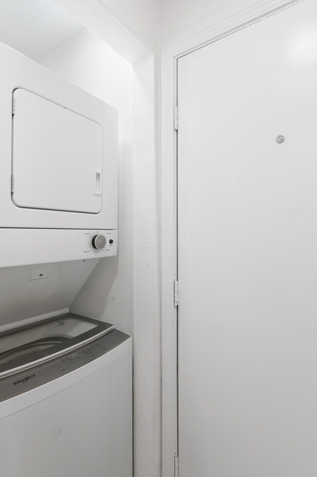 Stackable washer/dryer. - 1501 Stallings Dr