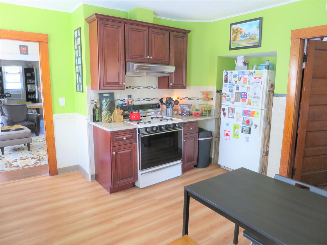 Primary Photo - 43 Windsor St