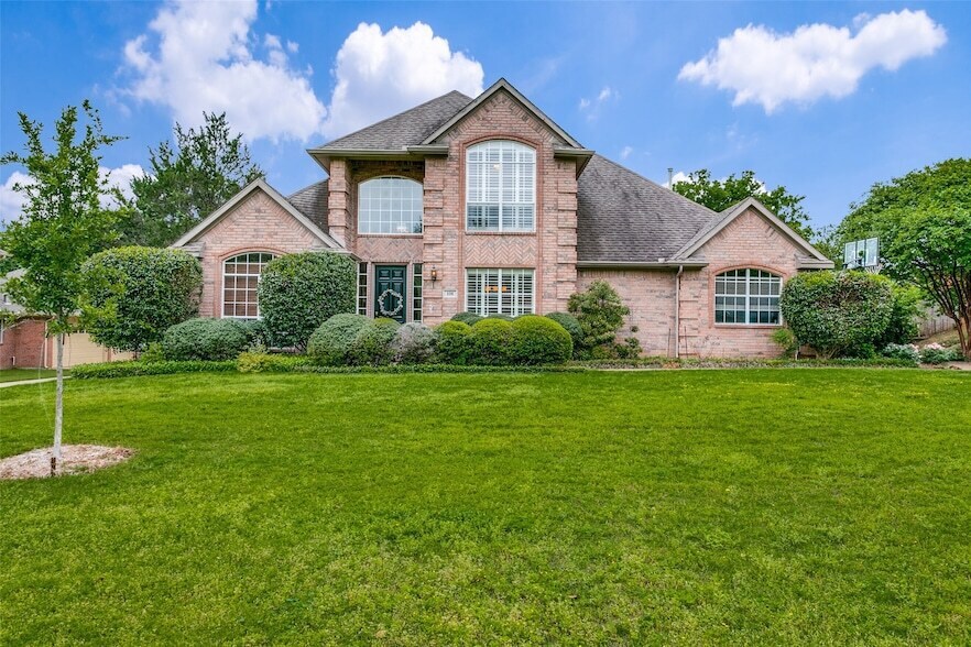 Primary Photo - 106 Ascot Dr