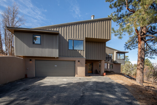 Building Photo - 385 Highland Hill Dr