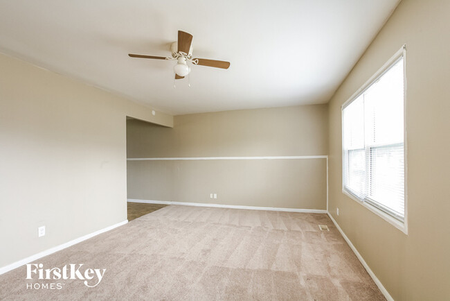 Foto del edificio - 8738 Montery Rd