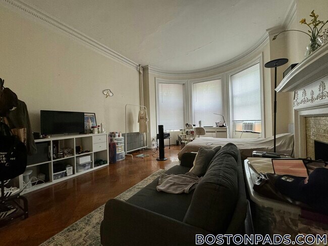 Foto del edificio - 1069 Beacon St
