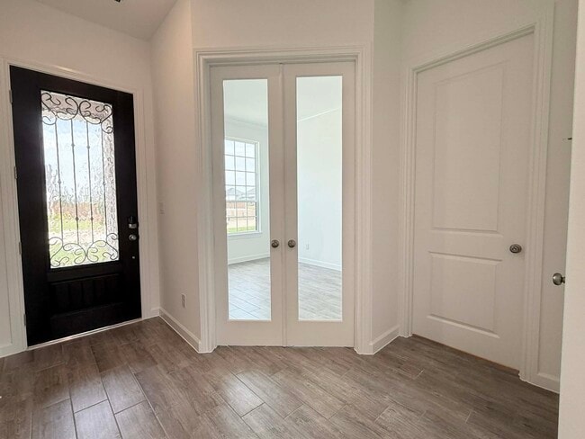 Building Photo - 3811 Hermitage Dr