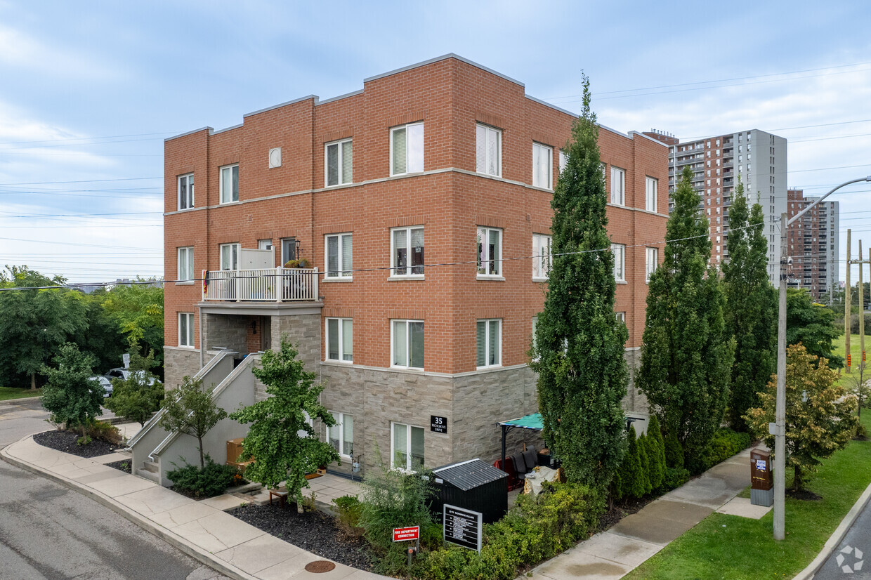 Building Photo - Richgrove Village