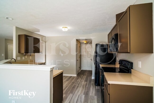 Foto del edificio - 7234 Parklake Cir