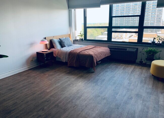 Foto del edificio - 5100 N Marine Dr