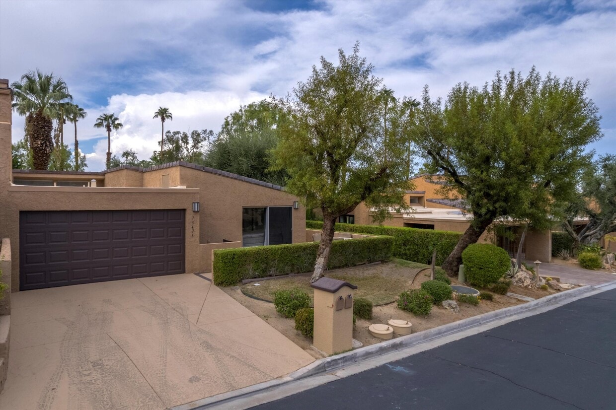 Primary Photo - 73476 Dalea Ln