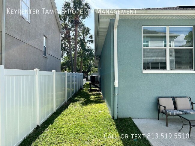 Building Photo - 3b/2b beautiful home! Minutes from Macdill...