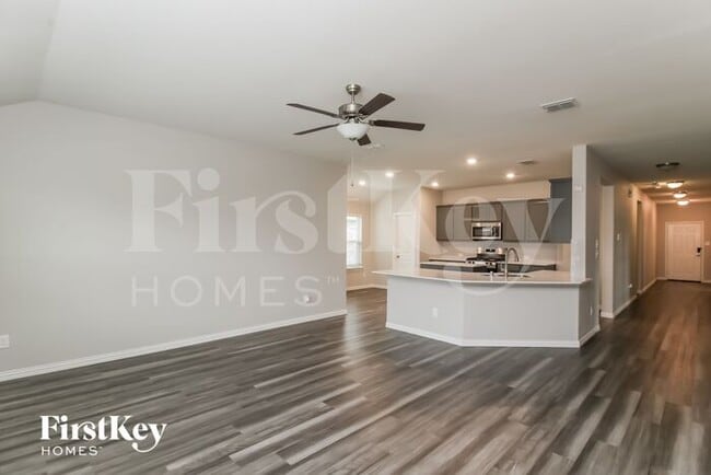 Building Photo - 1301 Renoir Dr