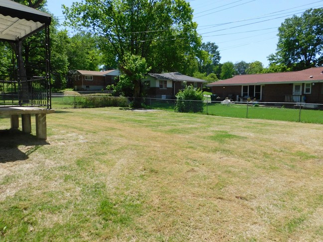Building Photo - 1120 Grenshaw Dr