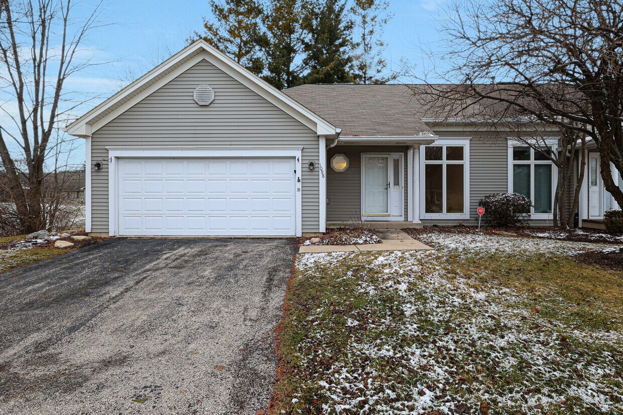 1098 1st St, Batavia, IL 60510 Townhome Rentals in Batavia IL