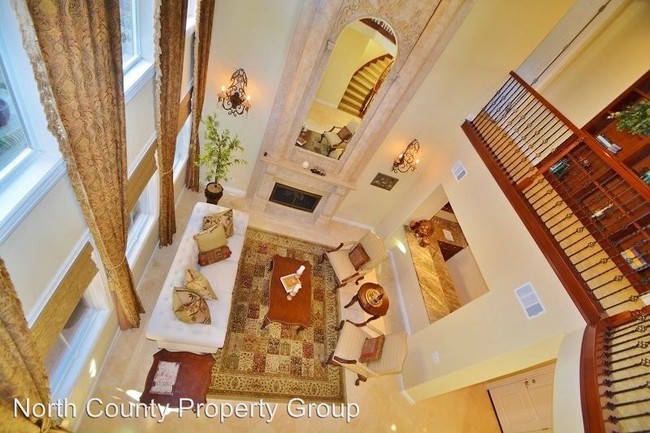 Building Photo - 6420 Mesa Norte Dr