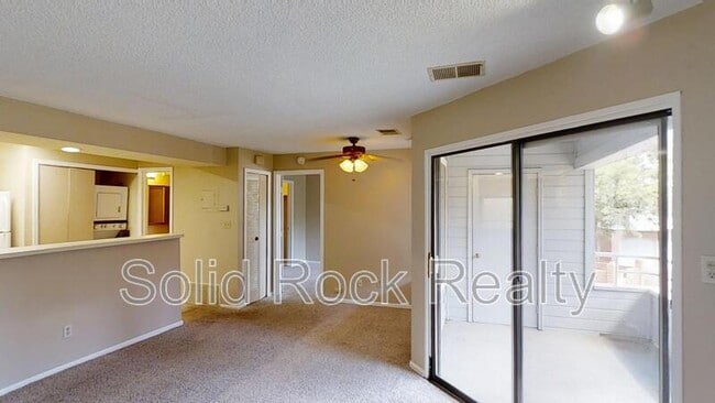 Foto del edificio - 3628 Iguana Dr