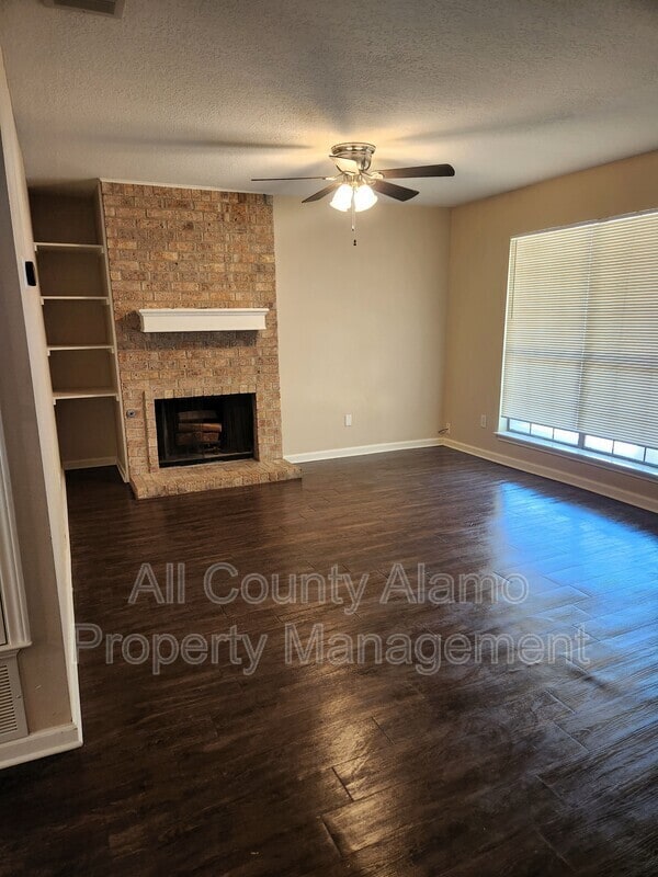 Building Photo - 1721 Patricia Dr