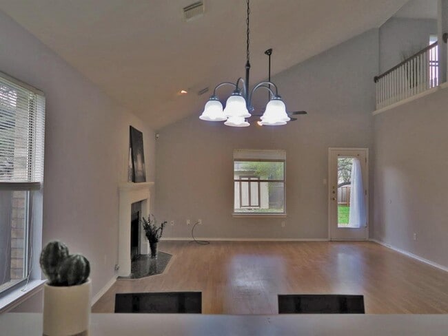 Building Photo - 13400 Bolivia Dr