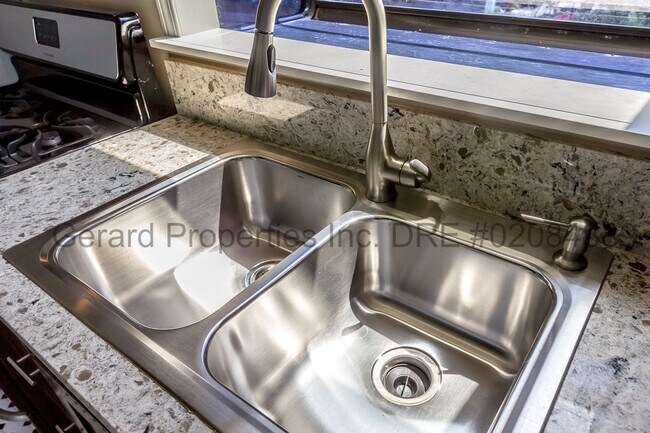 Foto del edificio - 3034 E Vista