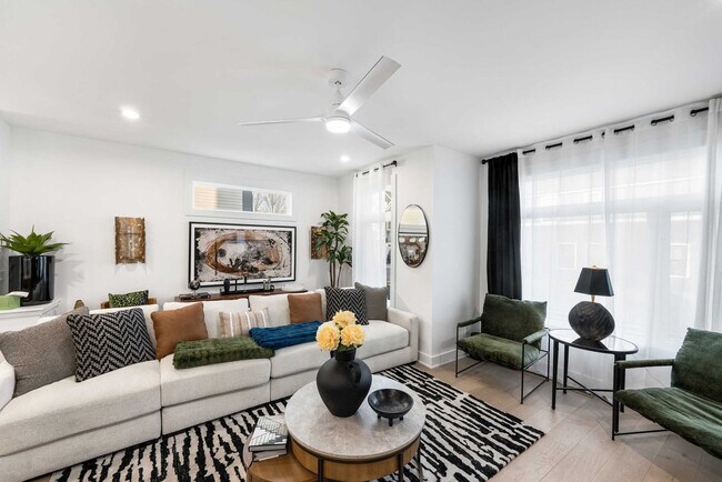 Foto del edificio - 227 Woodsborough Pl