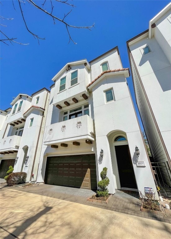 Building Photo - 4805 Jackson St