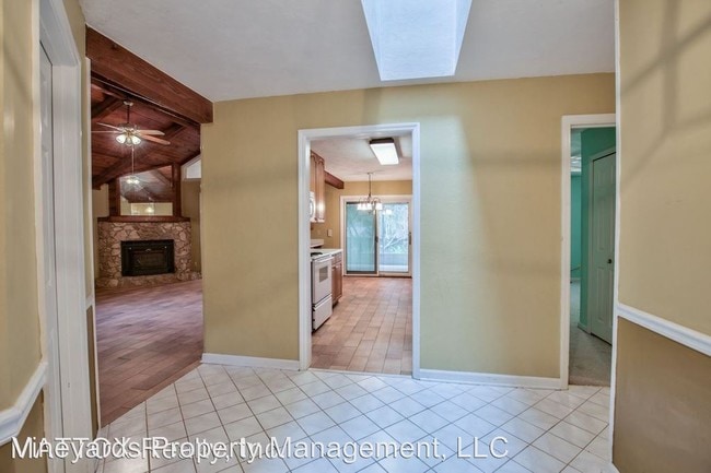Building Photo - 3038 N Shannon Lakes Dr