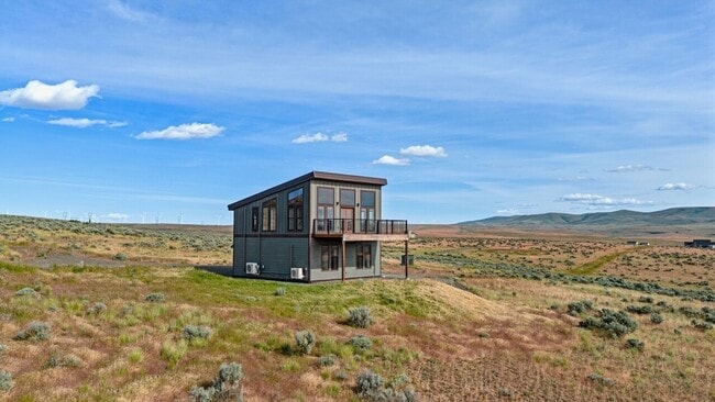 Building Photo - Escape to Your Own Private Kittitas Valley Retreat