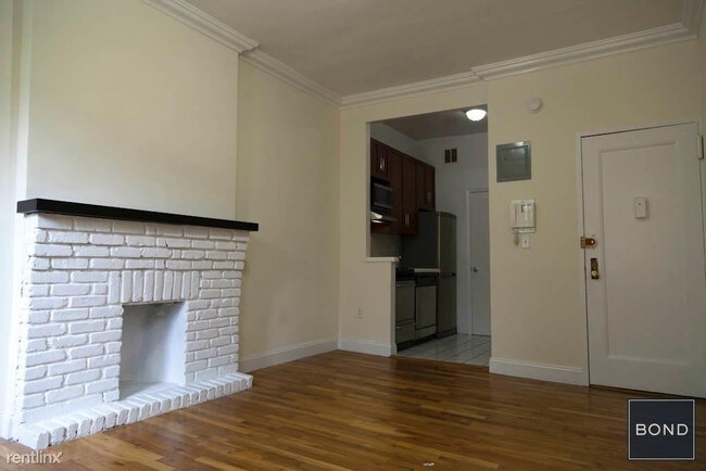 Building Photo - Studio, 1 bath House - 66 Saint Marks Pl 3W