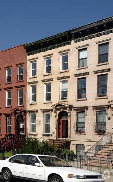 Primary Photo - 683 Willoughby Ave