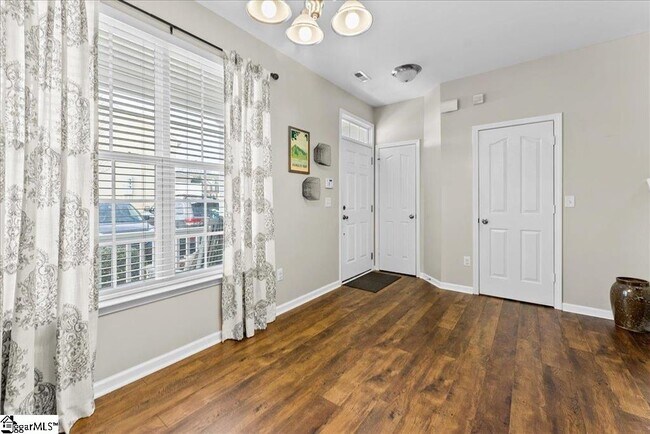 Foto del edificio - 132 Xander Dr