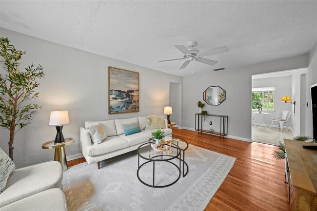 Foto del edificio - 3409 W El Prado Blvd