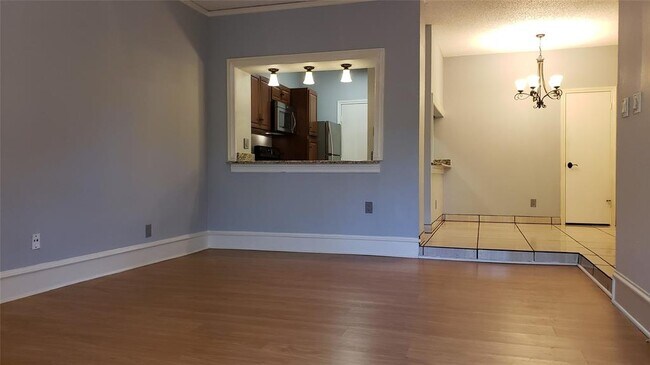 Building Photo - 7340 Skillman St