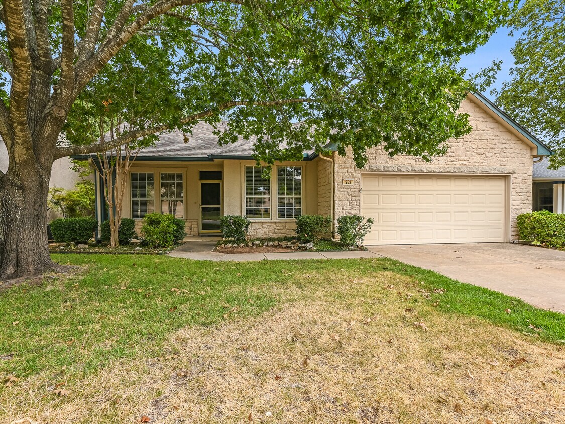 253 Whispering Wind Dr, TX 78633 House Rental in