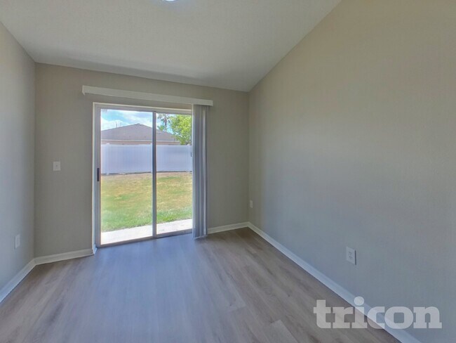 Foto del edificio - 1212 Alpine Lake Dr