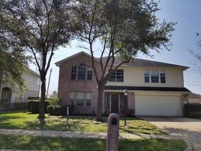 Building Photo - 2203 Long Rock Dr