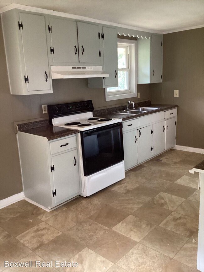 Building Photo - 2 br, 1 bath House - 826 Ridge Road #7