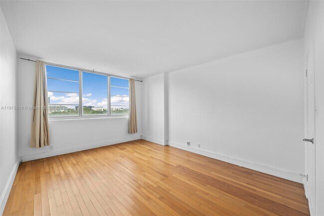 Foto del edificio - 3301 NE 5th Ave