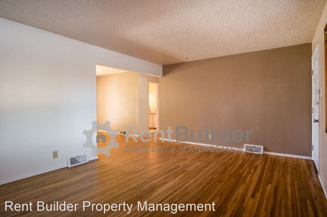 Building Photo - 3 br, 2 bath House - 10205 Arvilla Ave. NE