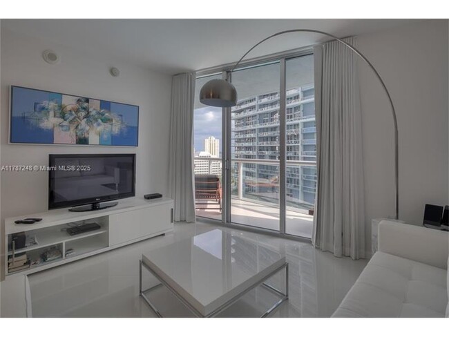 Building Photo - 475 Brickell Ave